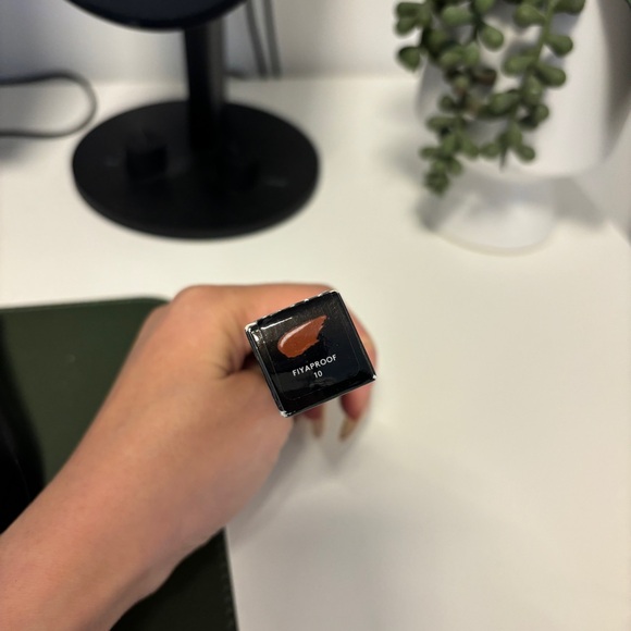 NIB Fenty Beauty Icon Velvet Liquid Lipstick - Picture 6 of 8